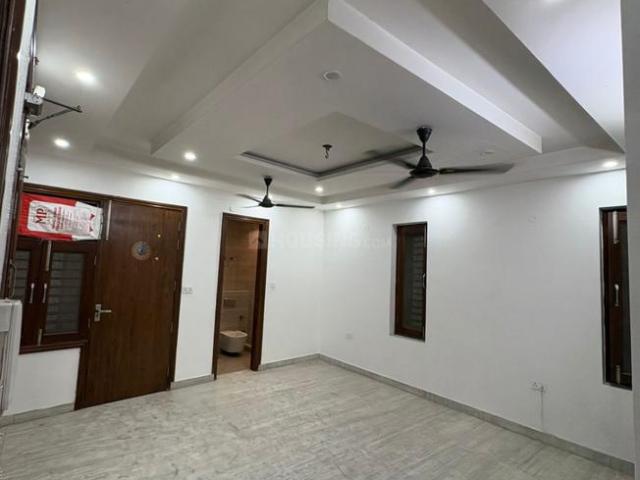 2 BHK Independent Builder Floor in Model Town for rent New Delhi. The reference number is 20218770