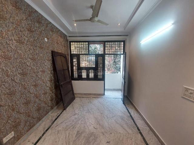 2 BHK Independent Builder Floor in Model Town for resale New Delhi. The reference number is 20219717