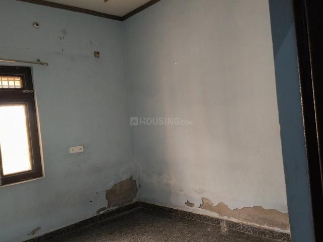 2 BHK Independent Builder Floor in Nagla Sadola for rent Mathura. The reference number is 21048681