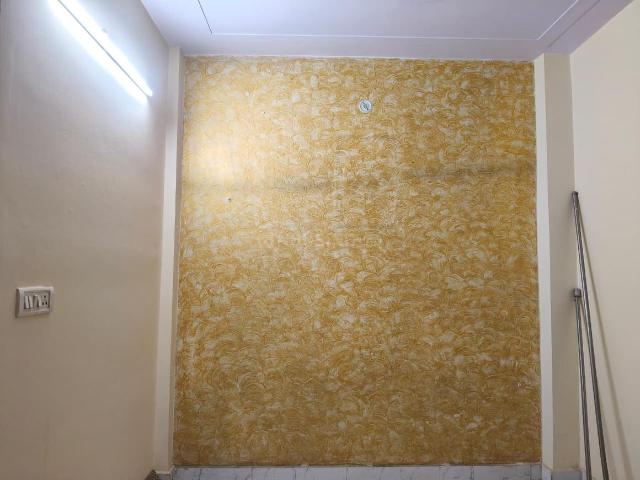 2 BHK Independent Builder Floor in Nawada for rent New Delhi. The reference number is 20033889