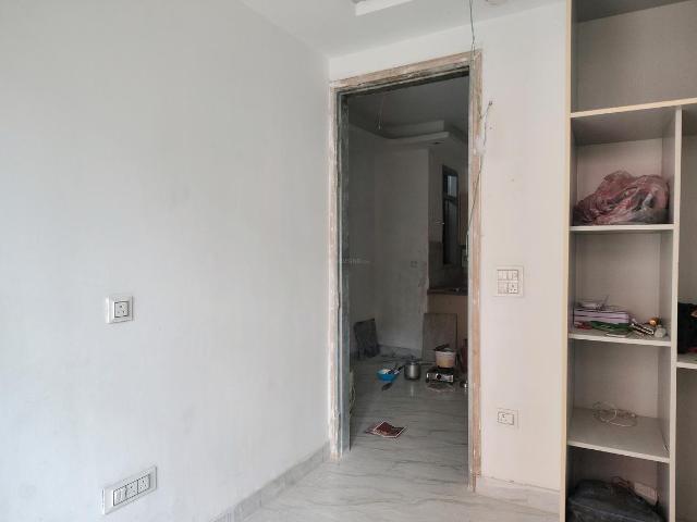 2 BHK Independent Builder Floor in Neb Sarai for resale New Delhi. The reference number is 18411176