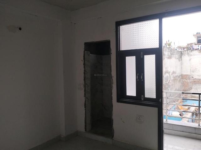 2 BHK Independent Builder Floor in New Ashok Nagar for rent New Delhi. The reference number is 20888944