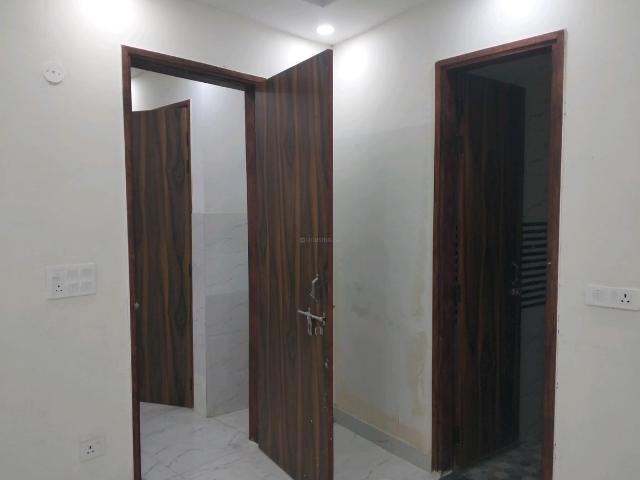 2 BHK Independent Builder Floor in New Ashok Nagar for resale New Delhi. The reference number is 20338066