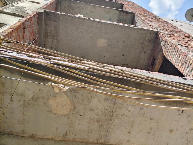 2 BHK Independent Builder Floor in New Ashok Nagar for resale New Delhi. The reference number is 21157462