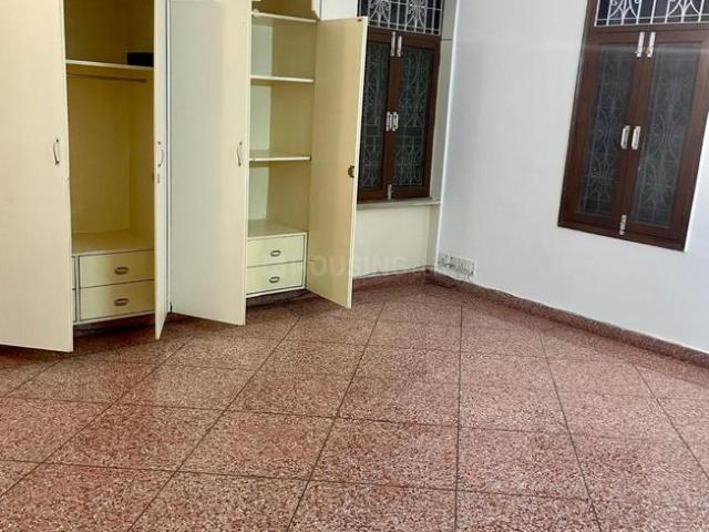 2 BHK Independent Builder Floor in New Friends Colony for rent New Delhi. The reference number is 21011196