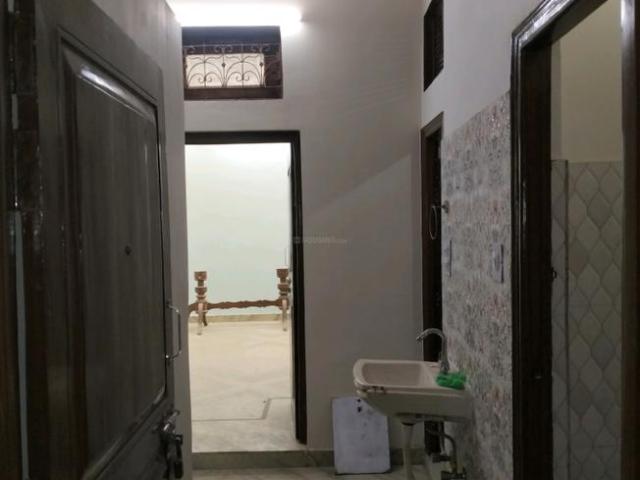 2 BHK Independent Builder Floor in Old Delhi for resale New Delhi. The reference number is 17950020
