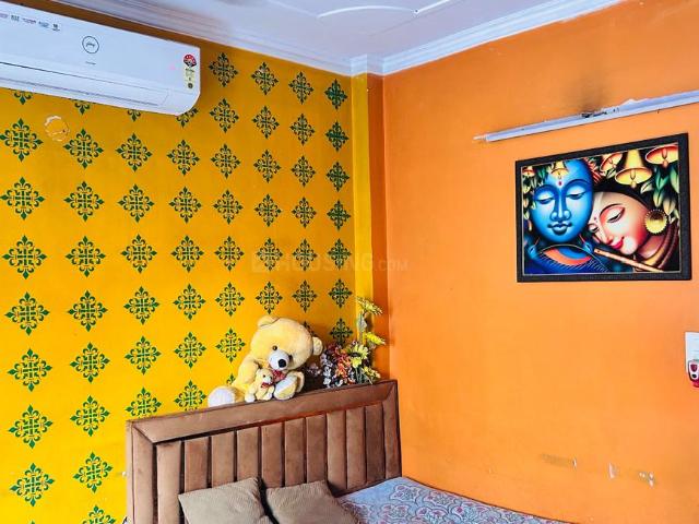 2 BHK Independent Builder Floor in Azadpur for resale New Delhi. The reference number is 18726682