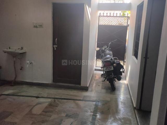 2 BHK Independent Builder Floor in Alambagh for rent Lucknow. The reference number is 9402390