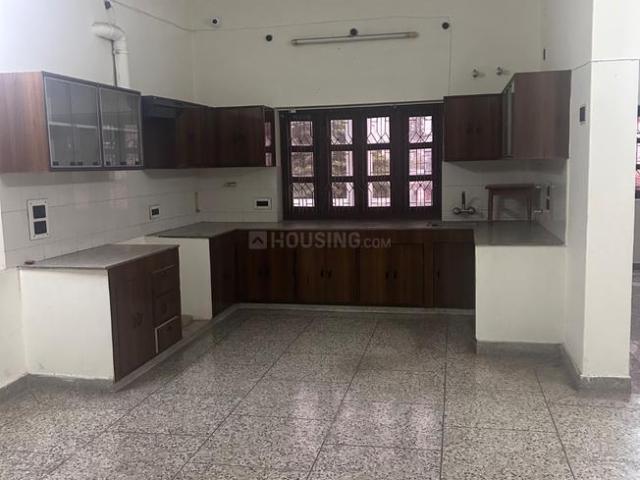 2 BHK Independent Builder Floor in Aliganj for rent Lucknow. The reference number is 20445173