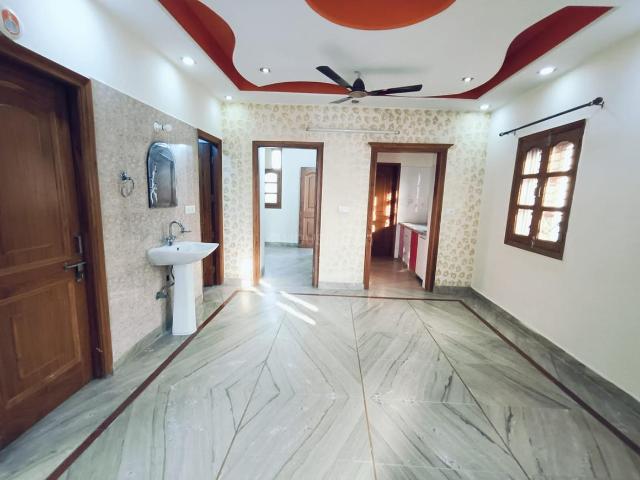 2 BHK Independent Builder Floor in Anand Vihar for rent New Delhi. The reference number is 19836991