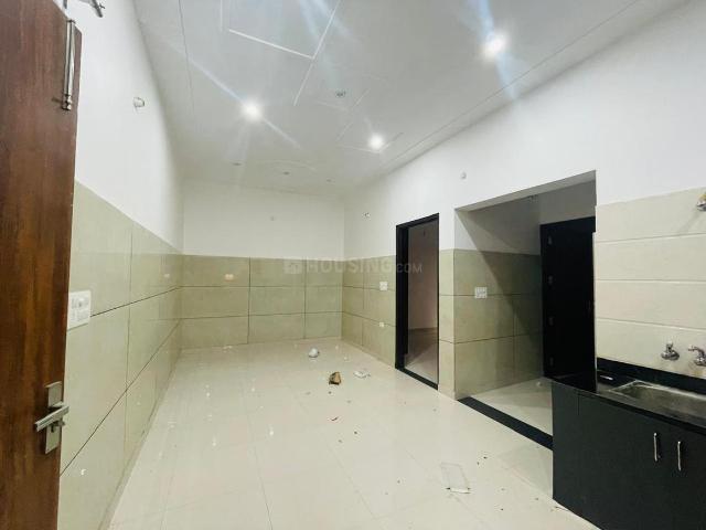 2 BHK Independent Builder Floor in Anand Vihar for rent Hapur. The reference number is 19743813