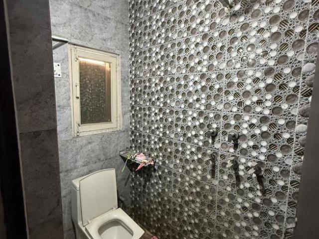 2 BHK Independent Builder Floor in Ashok Vihar for rent New Delhi. The reference number is 19876606