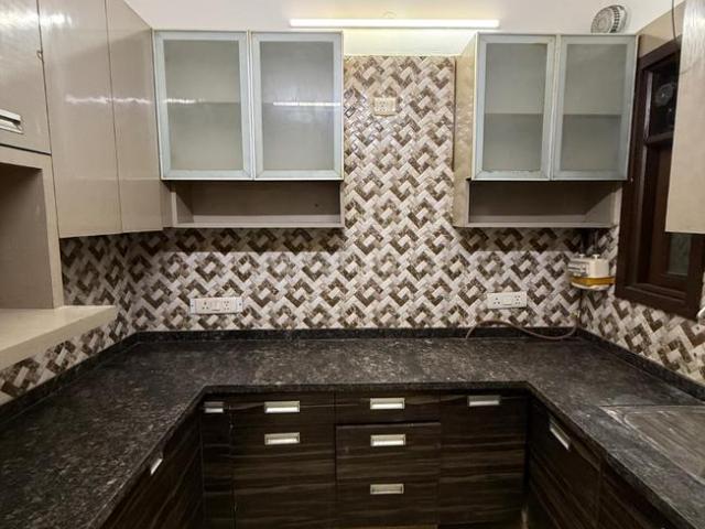 2 BHK Independent Builder Floor in Ashok Vihar for rent New Delhi. The reference number is 19822228