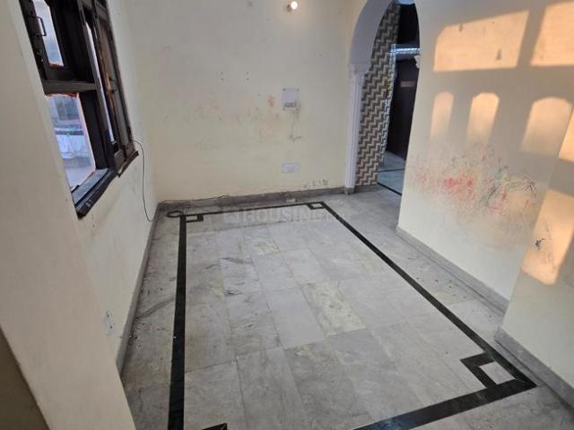 2 BHK Independent Builder Floor in Ashok Vihar for rent New Delhi. The reference number is 21160429