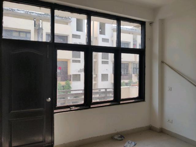2 BHK Independent Builder Floor in Bamheta Village for rent Ghaziabad. The reference number is 20419983