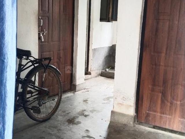 2 BHK Independent Builder Floor in Central Jail Road for rent Varanasi. The reference number is 20807657