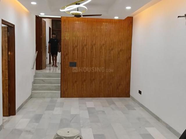 2 BHK Independent Builder Floor in Chittaranjan Park for resale New Delhi. The reference number is 21054265