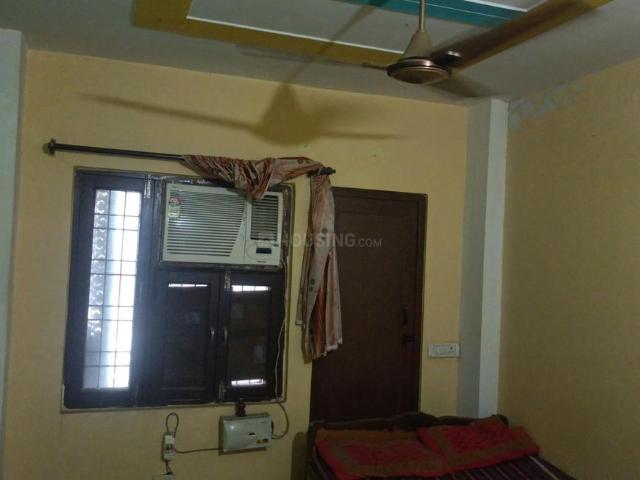2 BHK Independent Builder Floor in Dwarka Mor for rent New Delhi. The reference number is 20335370