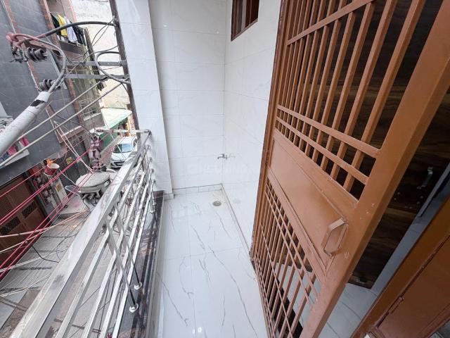 2 BHK Independent Builder Floor in Dwarka Mor for rent New Delhi. The reference number is 20622064