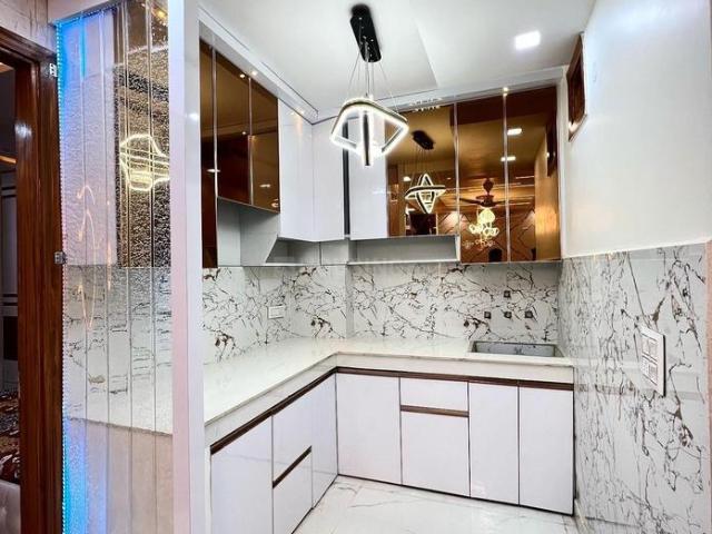 2 BHK Independent Builder Floor in Dwarka Mor for rent New Delhi. The reference number is 20784277