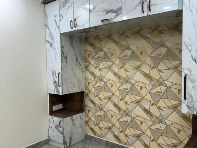 2 BHK Independent Builder Floor in Dwarka Mor for rent New Delhi. The reference number is 20810425