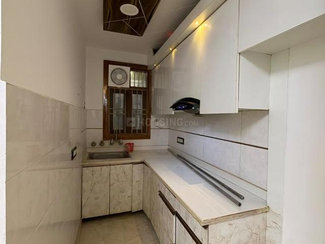 2 BHK Independent Builder Floor in Dwarka Mor for rent New Delhi. The reference number is 21071905