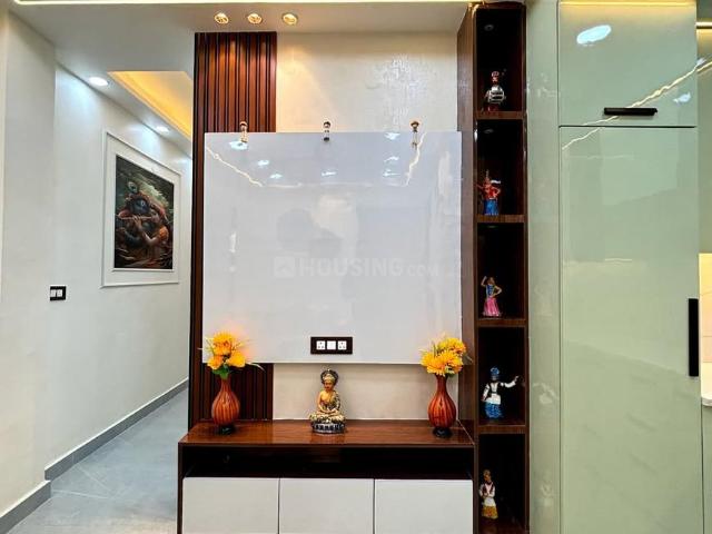 2 BHK Apartment in Dwarka Mor for rent New Delhi. The reference number is 21150669