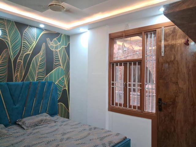 2 BHK Independent Builder Floor in Dwarka Mor for rent New Delhi. The reference number is 21180322