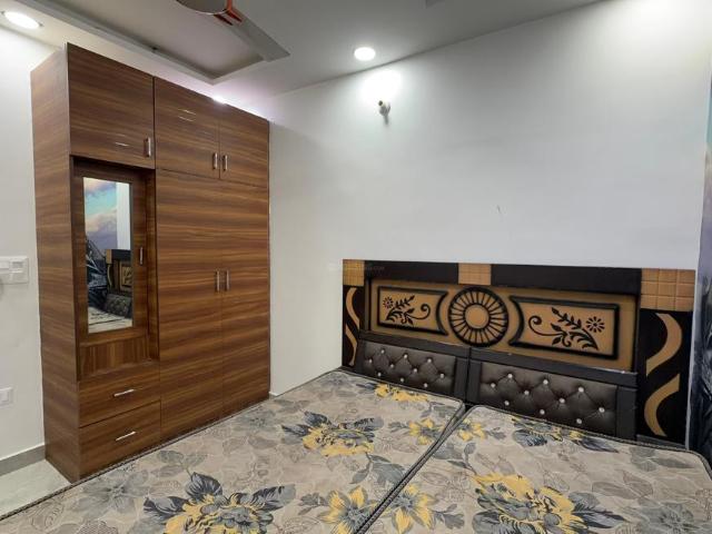 2 BHK Independent Builder Floor in Dwarka Mor for rent New Delhi. The reference number is 21313944