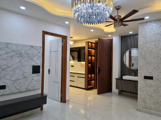 3 BHK Apartment in Dwarka Mor for resale New Delhi. The reference number is 20412053