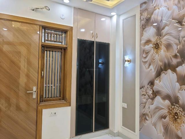 2 BHK Apartment in Dwarka Mor for resale New Delhi. The reference number is 20425661