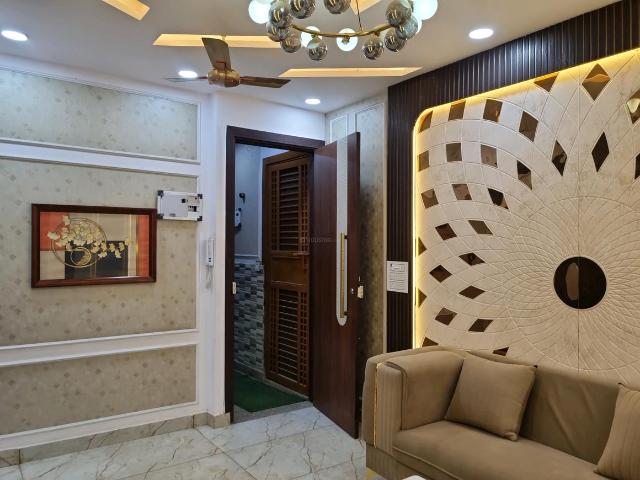 3 BHK Apartment in Dwarka Mor for resale New Delhi. The reference number is 20567122