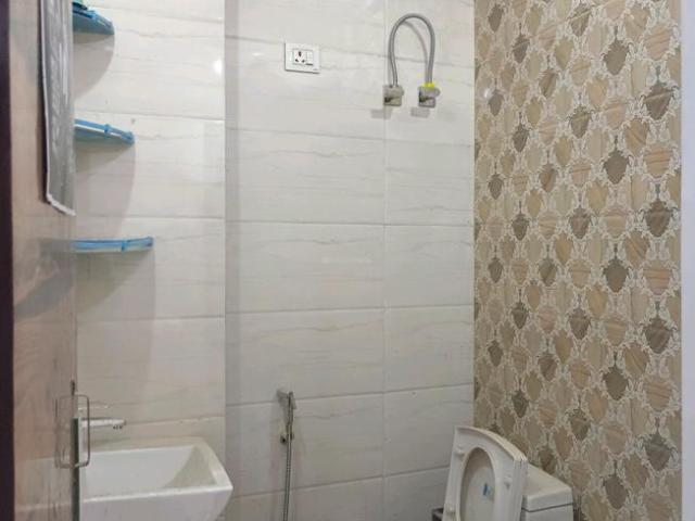 2 BHK Independent Builder Floor in Dwarka Mor for resale New Delhi. The reference number is 21216607