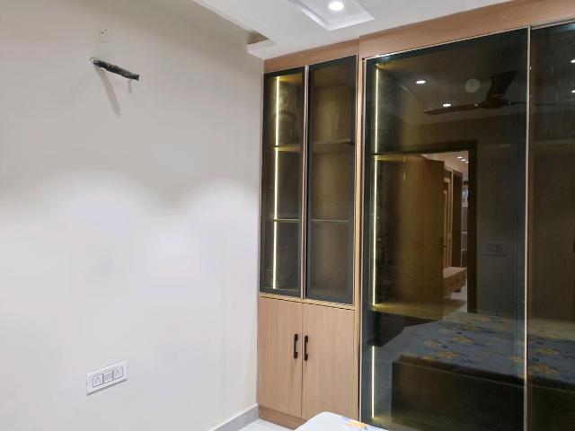 3 BHK Apartment in Dwarka Mor for resale New Delhi. The reference number is 21347036