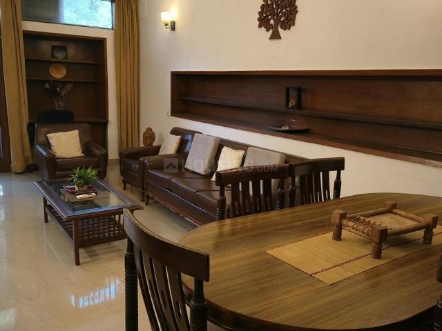 2 BHK Independent Builder Floor in Defence Colony for rent New Delhi. The reference number is 21198248