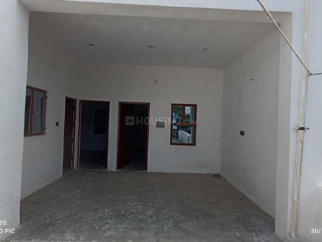 2 BHK Independent Builder Floor in Dhanauli for rent Agra. The reference number is 18943516