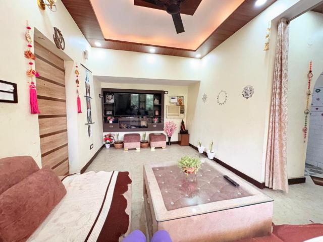 2 BHK Independent Builder Floor in Dilshad Garden for resale New Delhi. The reference number is 21015548