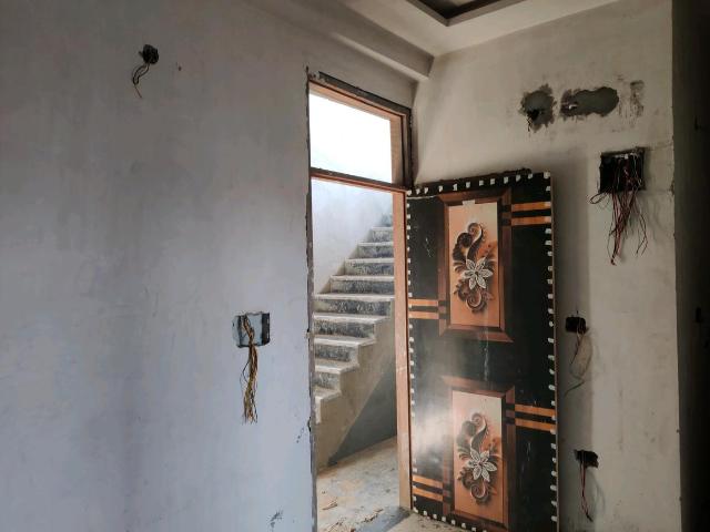 2 BHK Independent Builder Floor in DLF Ankur Vihar for resale Ghaziabad. The reference number is 20461995
