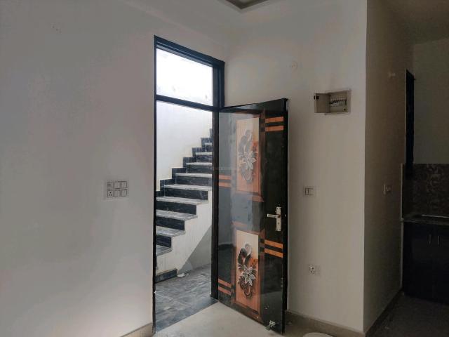 2 BHK Independent Builder Floor in DLF Ankur Vihar for resale Ghaziabad. The reference number is 20955353