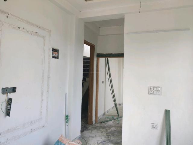 2 BHK Independent Builder Floor in DLF Ankur Vihar for resale Ghaziabad. The reference number is 20955329