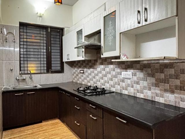2 BHK Independent Builder Floor in DLF Phase 4 for rent Gurgaon. The reference number is 20616980