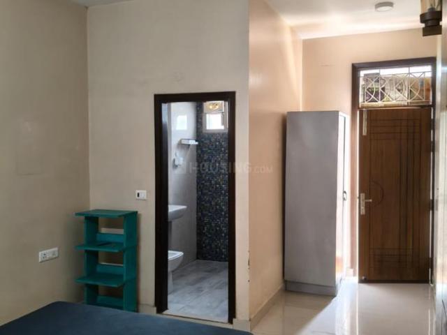 2 BHK Independent Builder Floor in East Of Kailash for rent New Delhi. The reference number is 20627128