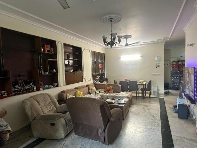 2 BHK Independent Builder Floor in East Of Kailash for rent New Delhi. The reference number is 20633006