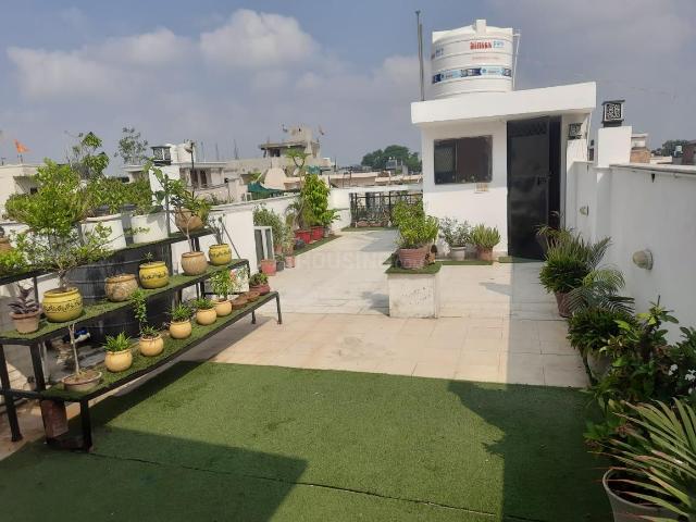 2 BHK Independent Builder Floor in East Of Kailash for rent New Delhi. The reference number is 20874760