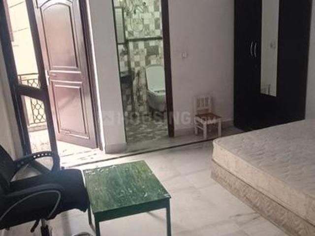 2 BHK Independent Builder Floor in East Of Kailash for rent New Delhi. The reference number is 21190636