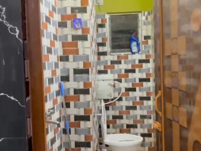 2 BHK Independent Builder Floor in Entally for resale Kolkata. The reference number is 17616566
