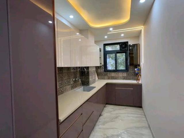 2 BHK Independent Builder Floor in Freedom Fighters Enclave for rent New Delhi. The reference number is 19943326
