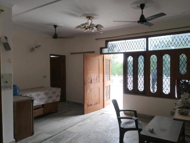 2 BHK Independent Builder Floor in GTB Nagar for rent New Delhi. The reference number is 20623263