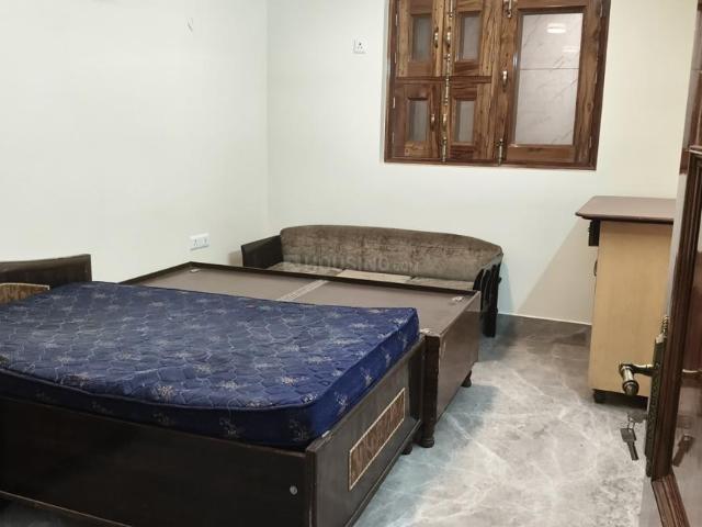 2 BHK Independent Builder Floor in Gautam Nagar for rent New Delhi. The reference number is 17024966