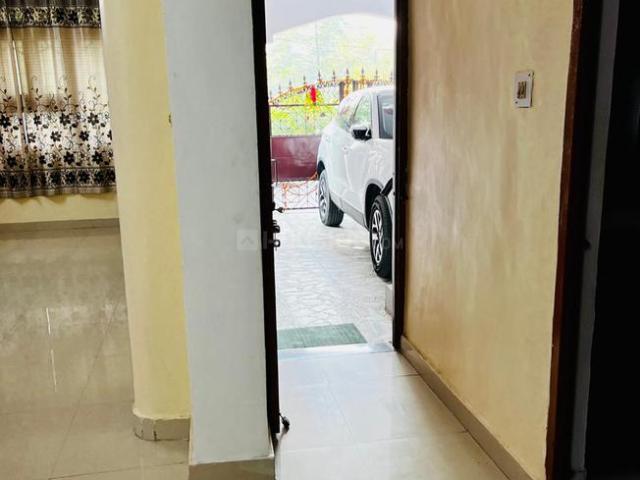 2 BHK Independent Builder Floor in Gomti Nagar for rent Lucknow. The reference number is 18461837